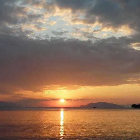 Lejlighedshotel Dennis House