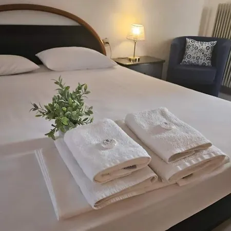 Appart hôtel Dennis House Khrónia