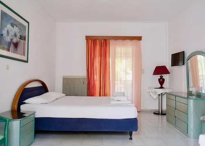 Dennis House Ξενοδοχείο με διαμερίσματα Χρόνια